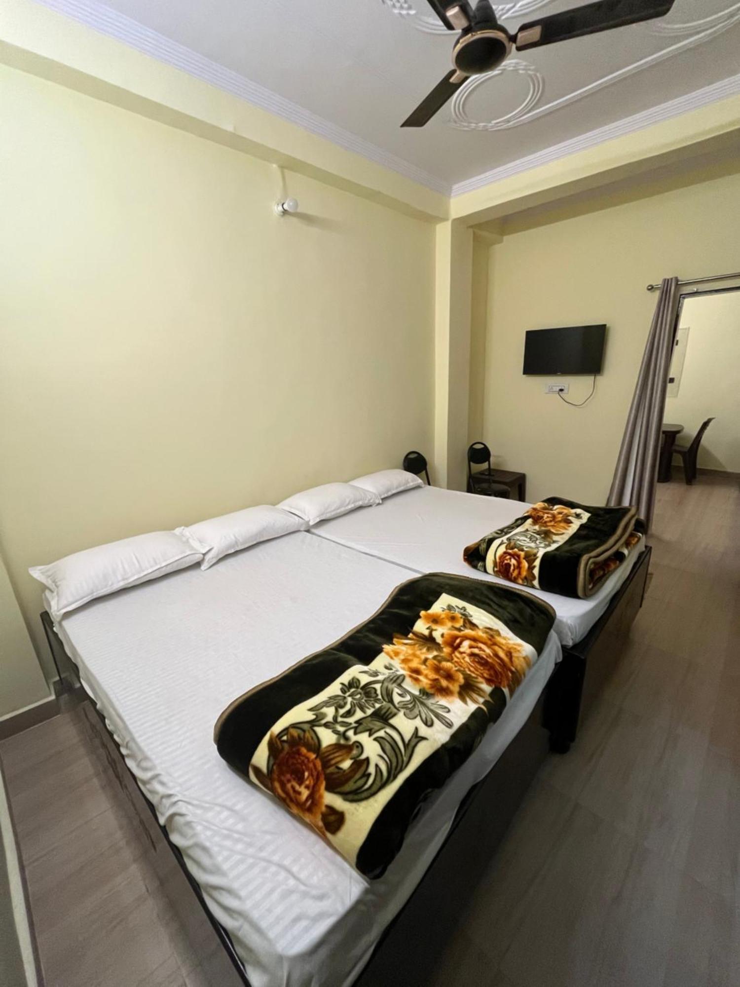 Incredible Banaras Inn Waranasi Zewnętrze zdjęcie