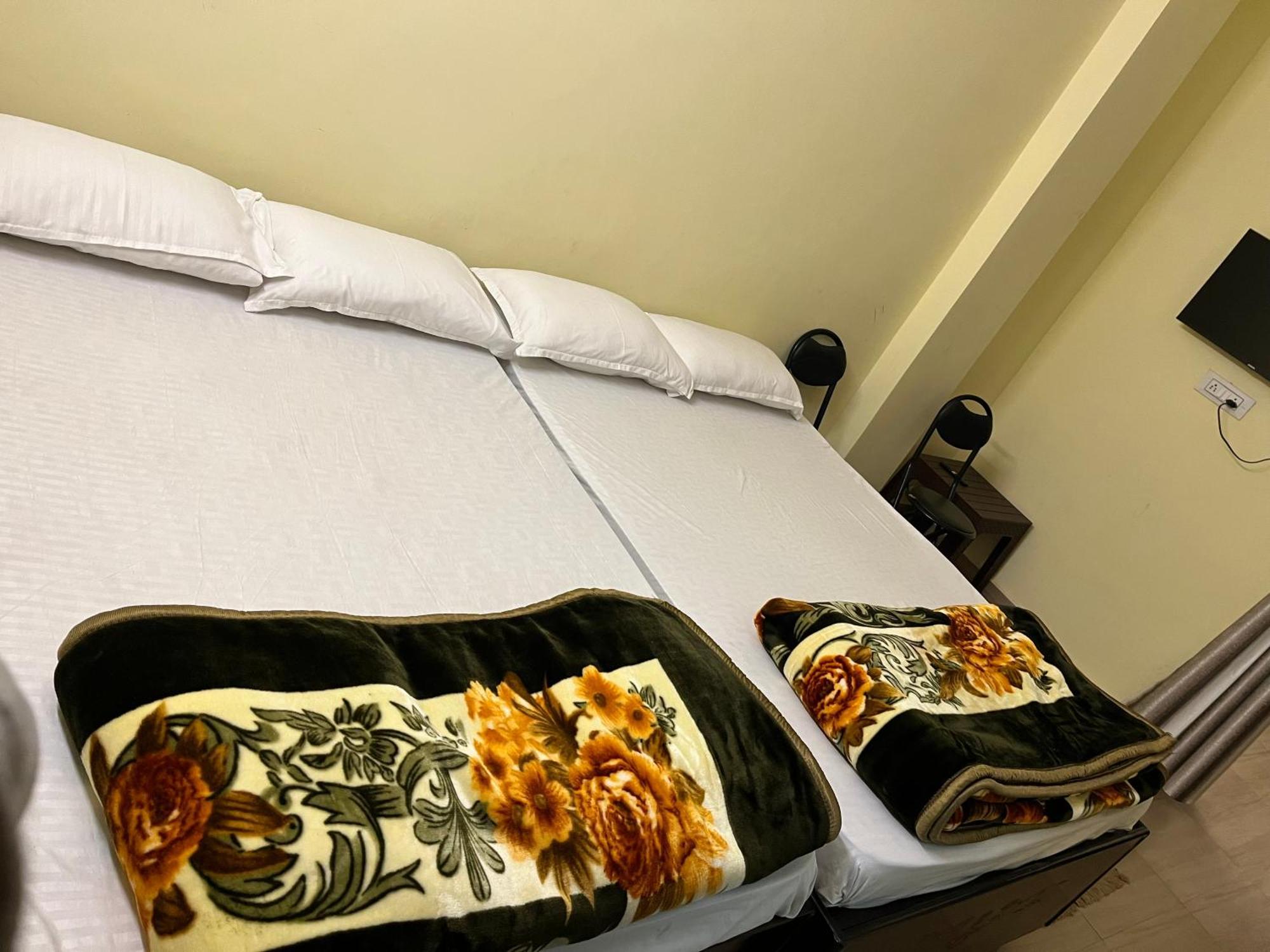 Incredible Banaras Inn Waranasi Zewnętrze zdjęcie